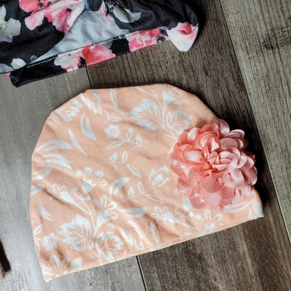 Baby Girl 4pc NWOT Hat Bundle Size 0-6m - Picture 5 of 11